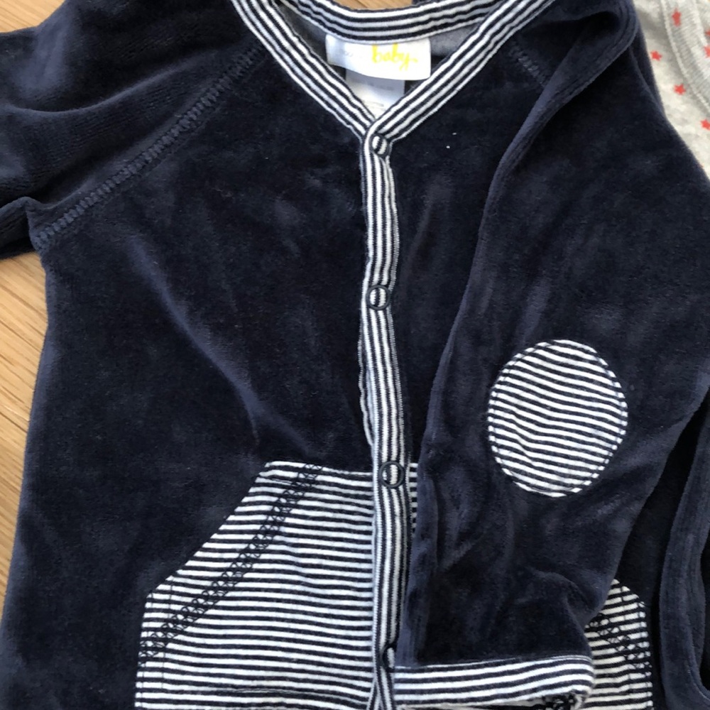 5 piece Baby footed one piece bundle 9 Months - Picture 3 of 11